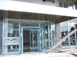 �H�����̖{�Ќ��ցB���N�P����{�Ɋ����\��